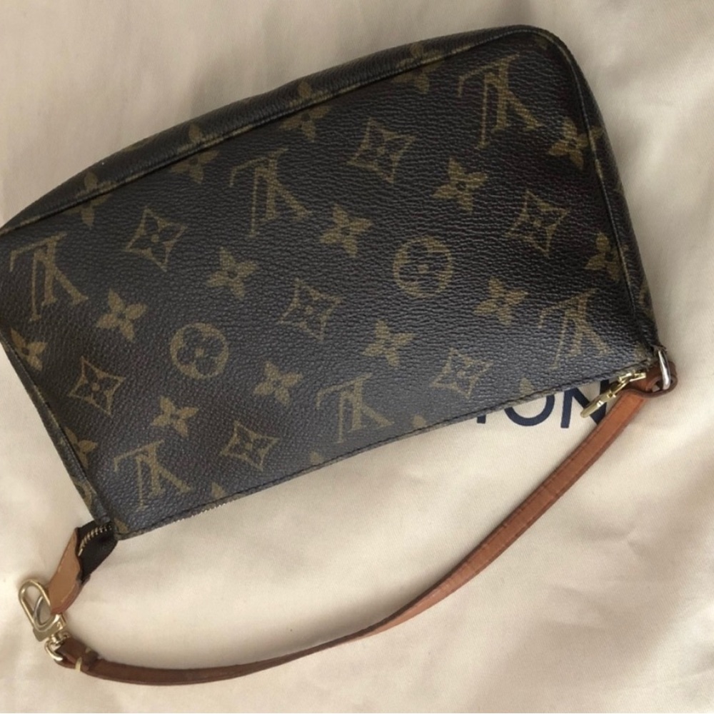 Louis Vuitton Pochette Accessories